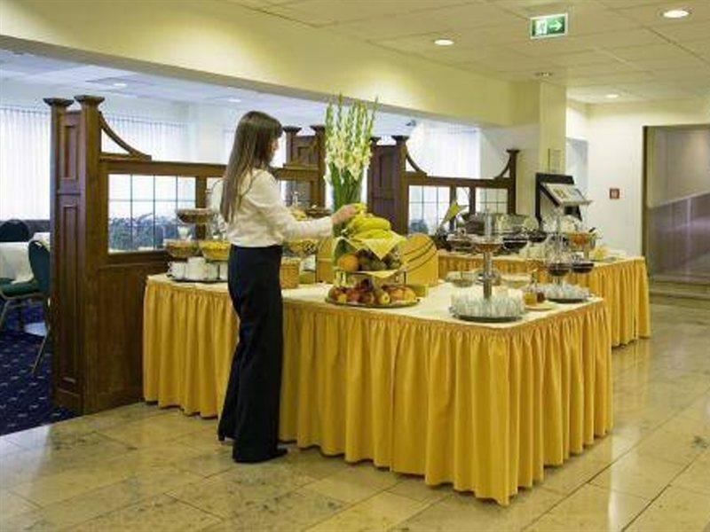 Hotel Excelsior - Central Station Frankfurt am Main Exteriör bild