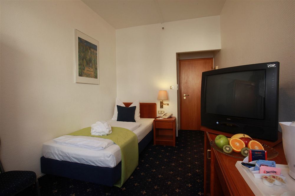 Hotel Excelsior - Central Station Frankfurt am Main Exteriör bild
